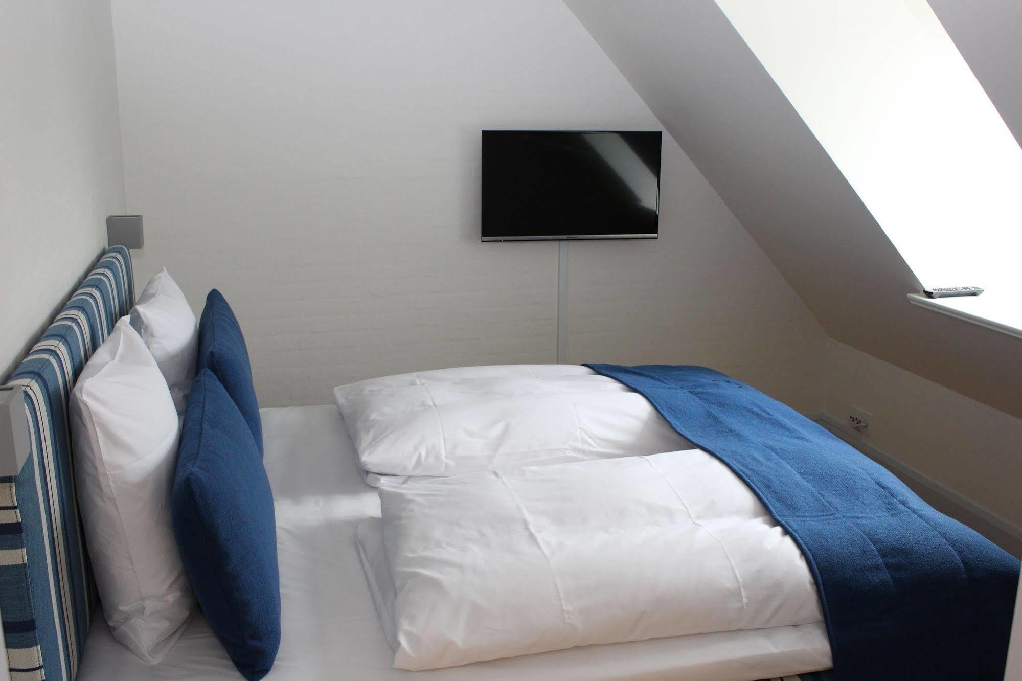 Molskroen Strandhotel エーベルトフト エクステリア 写真