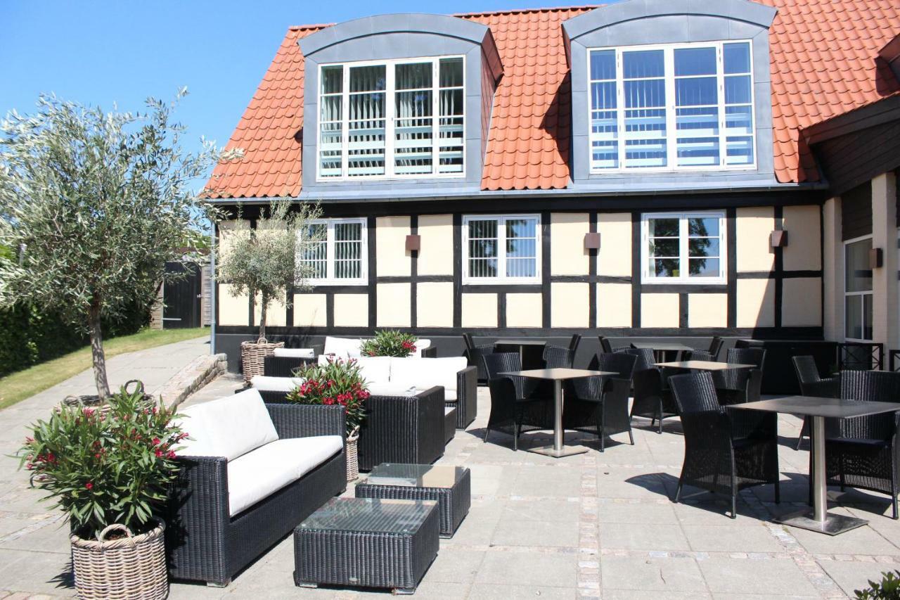 Molskroen Strandhotel エーベルトフト エクステリア 写真